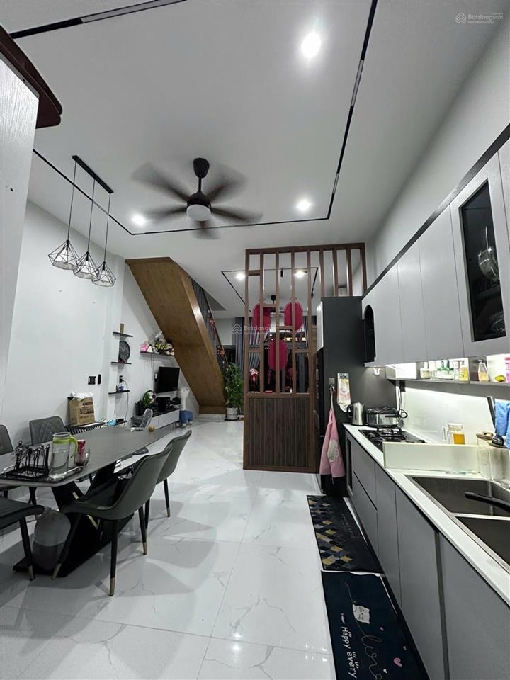 Bán nhà đường tân quý (gần siêu thị aeon), 6,8 tỷ/53m2 (4,3x13m)/3pn2wc, tặng kèm nội thất.