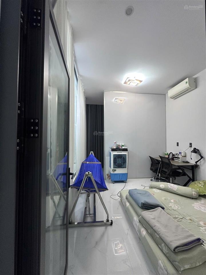 Bán nhà đường tân quý (gần siêu thị aeon), 6,8 tỷ/53m2 (4,3x13m)/3pn2wc, tặng kèm nội thất.