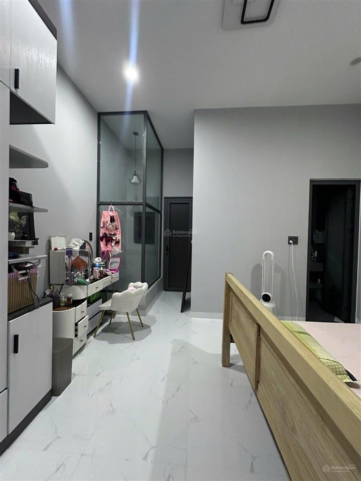 Bán nhà đường tân quý (gần siêu thị aeon), 6,8 tỷ/53m2 (4,3x13m)/3pn2wc, tặng kèm nội thất.
