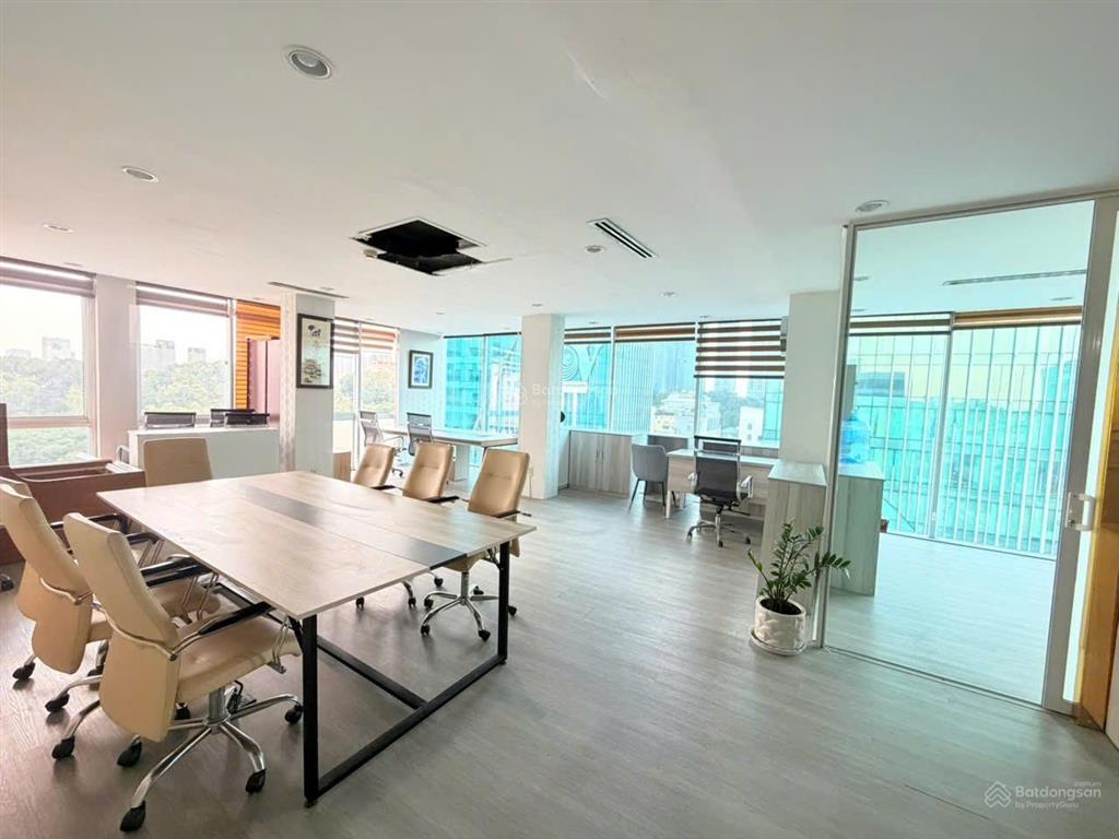Văn phòng ngay nguyễn thị minh khai, quận 1, gần cầu ba son, thảo cầm viên, giá đã bao gồm điện