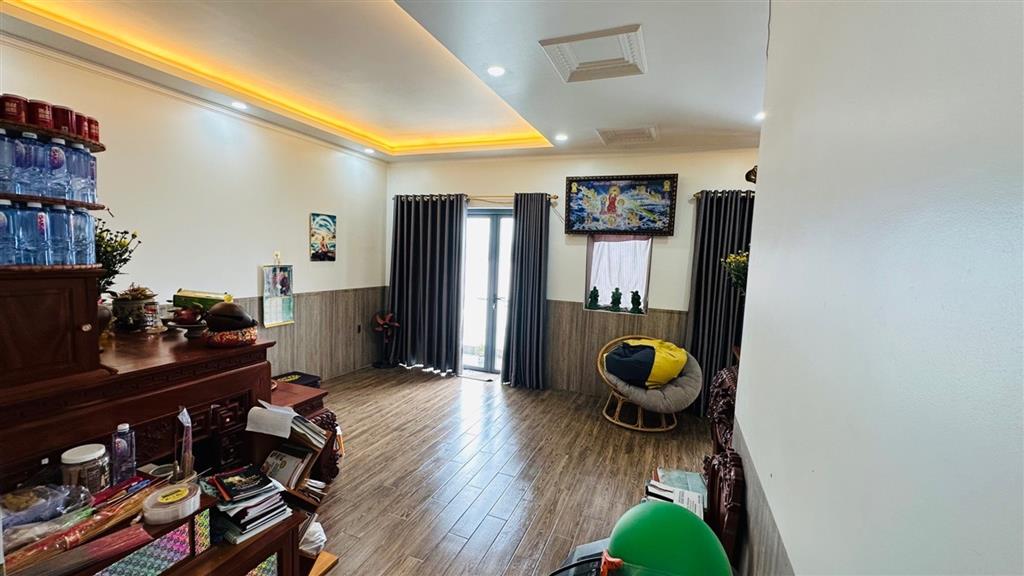Bán nhà 4 tầng diện tích lớn 240m2 tại đường Trung Mỹ Tây 17 Quận 12 giá 13.8 tỷ sổ hồng