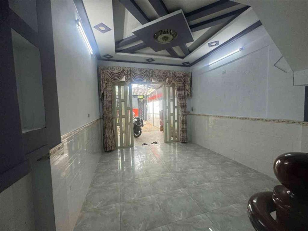 Bán nhà Măt Tiền q12 [ 4 x21 ] 4 tầng 6,9 tỷ