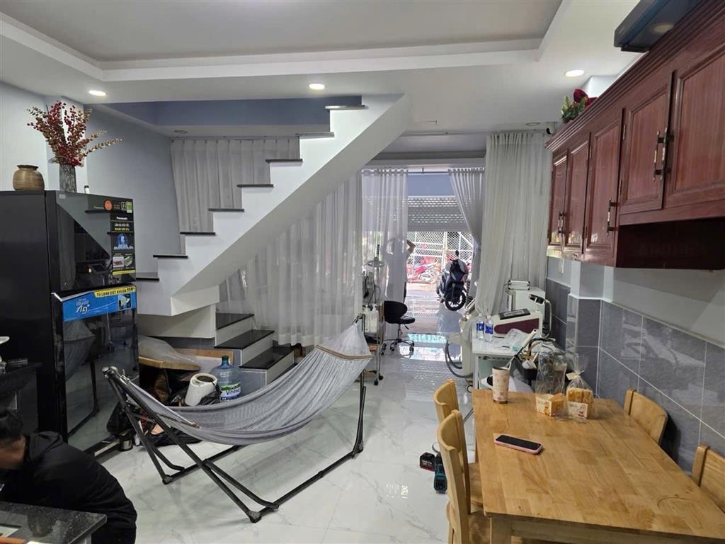 Bán nhà Măt Tiền Đông hưng thuân42  q12 48m2 2 tầng 5,9 tỷ