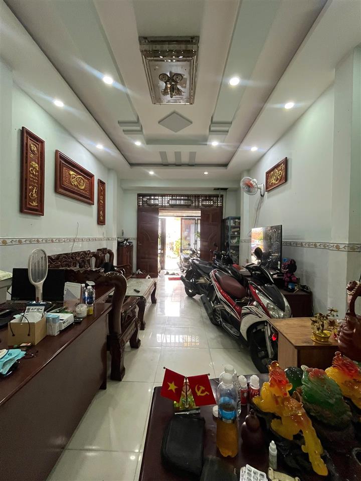 Bán nhà Phan Văn Hớn q12 [ 10x18 ] 4 tầng xe tải chỉ 7 tỷ 900