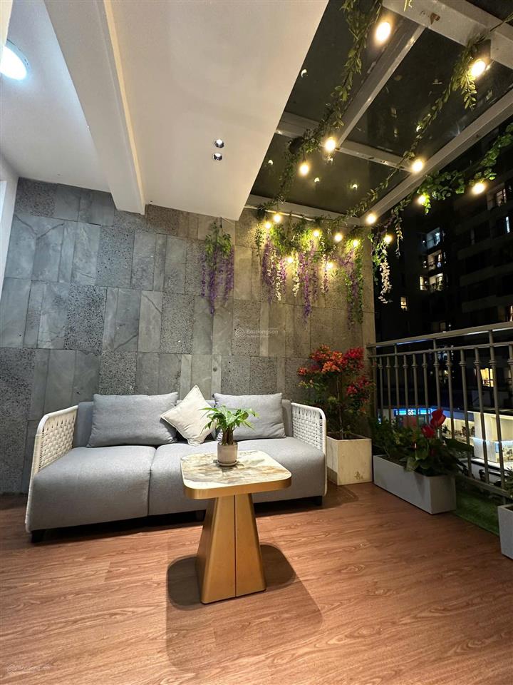 1 căn sân vườn đang bán giá 12.9 tỷ, diện tích 110m2 tại park hill times city siêu đẹp
