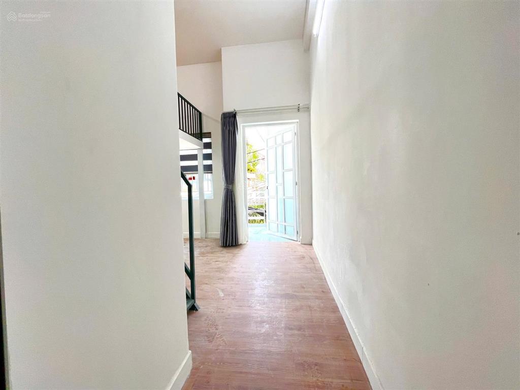 Phòng mới xây có gác ban công  ngay nguyễn tri phương  đh ueh cs b