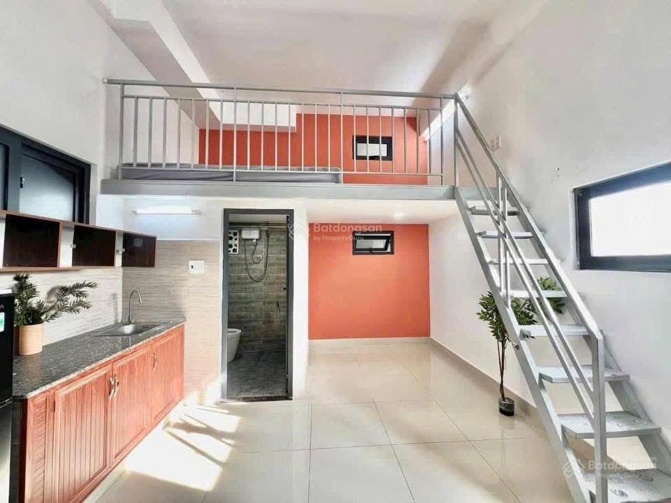 Nhà mới xây cơ gác ngay hồ con rùa  cv lê văn tám  võ thị sáu q1