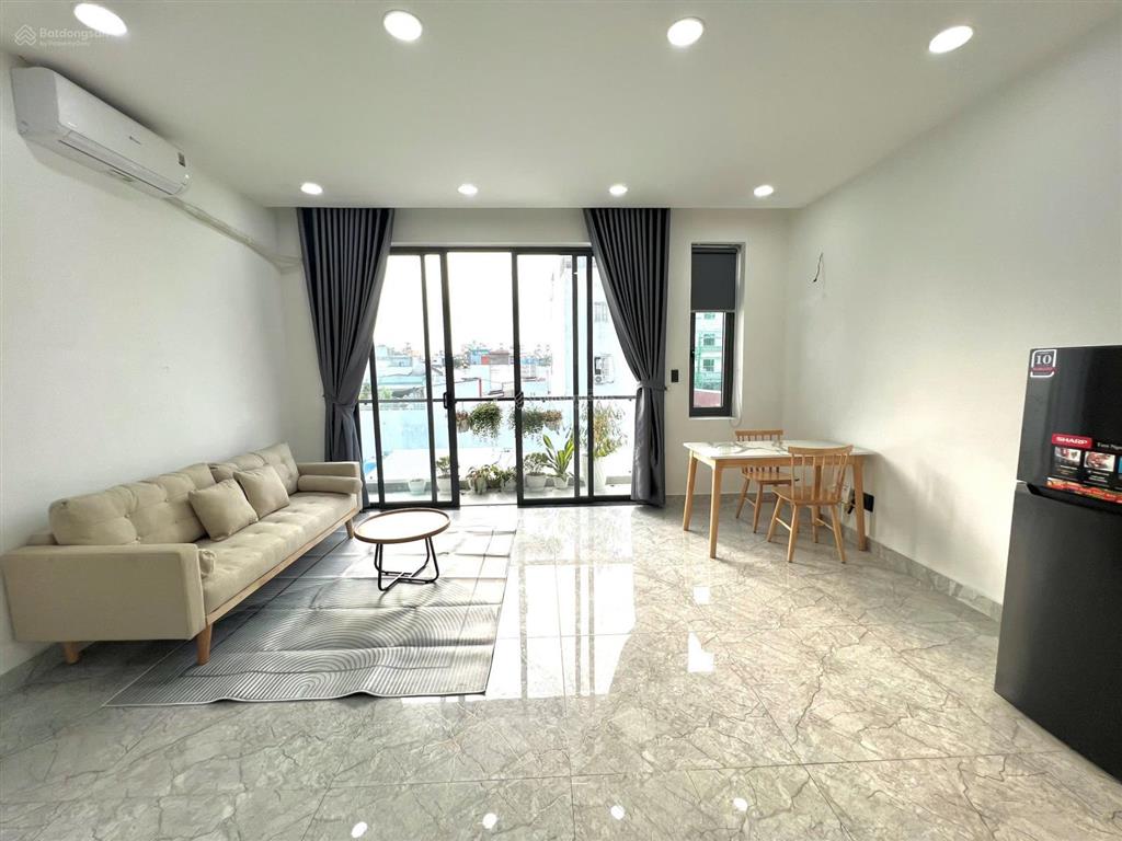 1pn siêu rộng 45m² ngay vòng xoay dân chủ q3  tiện qua q1