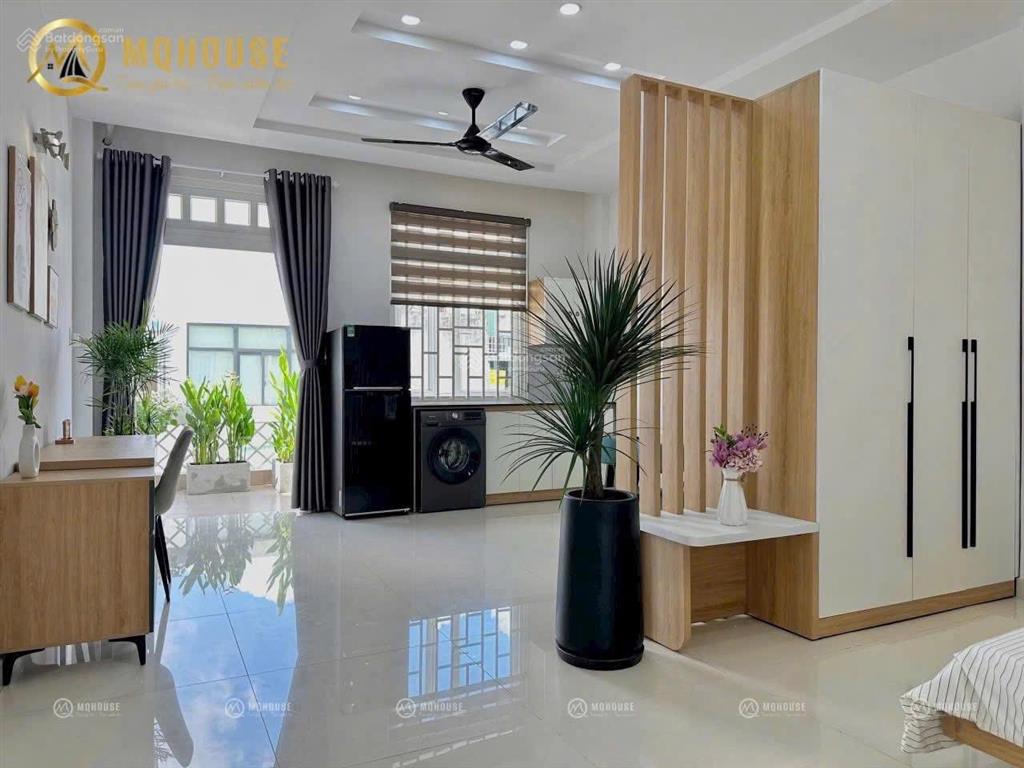 Cho thuê căn hộ ban công 40m2 ngay vòng xoay dân chủ cmt8  có máy giặt riêng