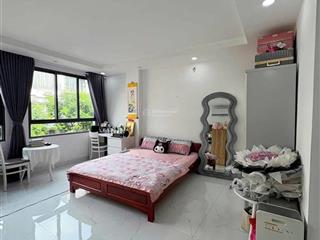 Pass lại phòng 40m2 ngay nguyễn trãi q1  có cửa sổ ban công