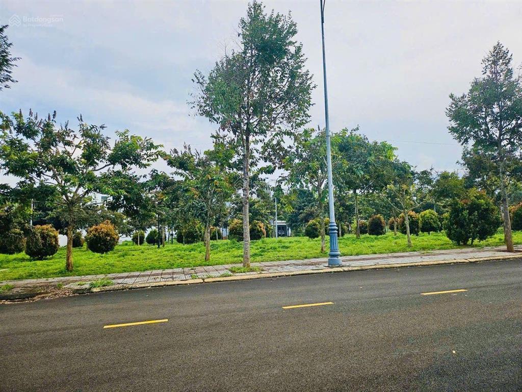 Đất nền kđt ân phú bmt đối diện hoa viên, 100m2 full thổ cư, giá 4 tỷ 050 triệu