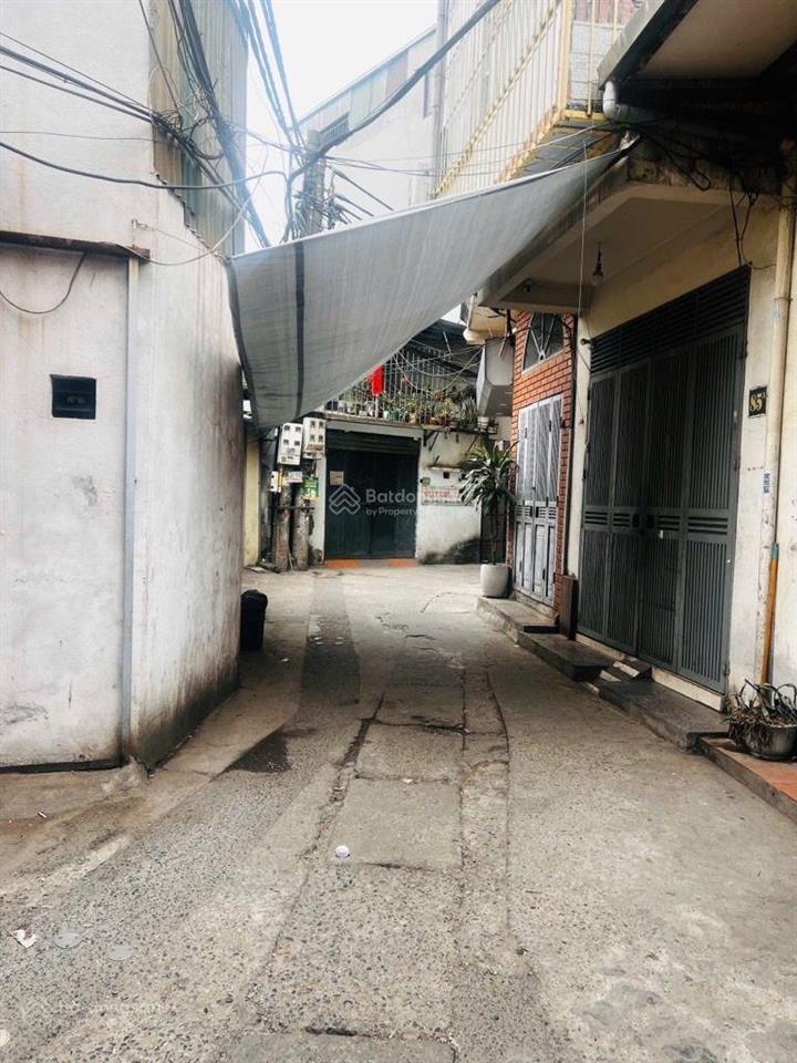 Nhà lô góc trần khát chân  tầm tiền hiếm, nhỉnh 4 tỷ. mua về xây mới  giá trị tăng bộn.