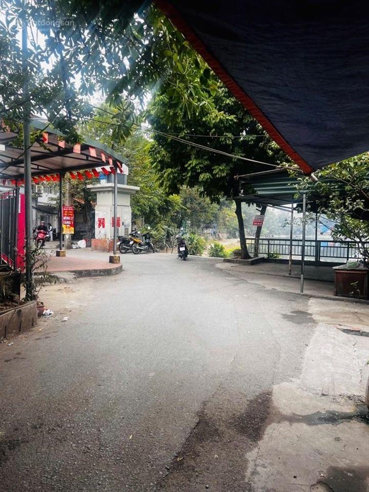 Nhà lô góc trần khát chân  tầm tiền hiếm, nhỉnh 4 tỷ. mua về xây mới  giá trị tăng bộn.