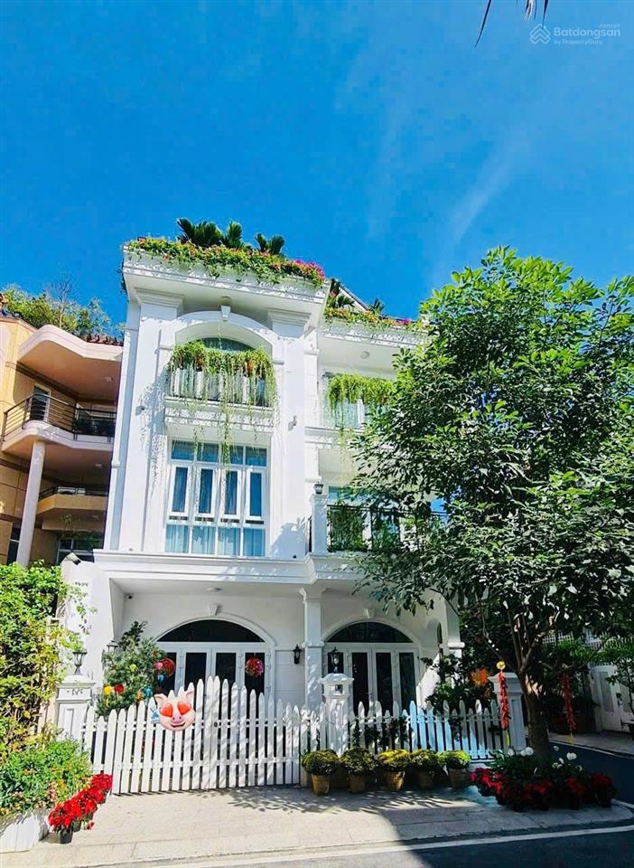 Cung đường kinh doanh đẹp nhất nguyễn văn hưởng. 6 x 20m. cn 115m2. 4 lầu st. hđt 185tr. giá 43 tỷ