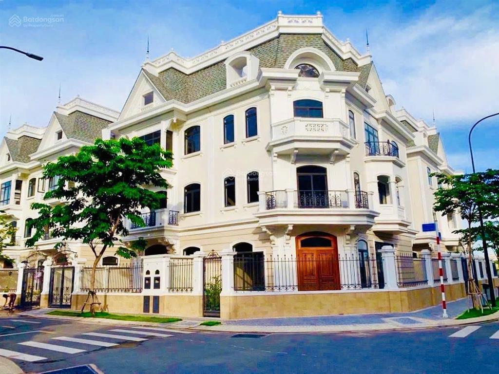 Góc 3mt đỉnh. chỉ 200tr/m2. mt 9.5m đào duy anh. dài 32m. cn 288m2. 4 tầng. hđt 220tr. giá 63.7 tỷ