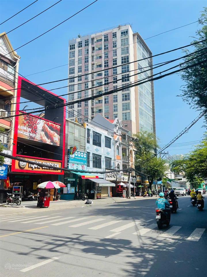 Mặt tiền nguyễn gia trí 9,8x20m, cn 189m2 6 tầng, hdt 150tr, giá 40 về 33,7 tỷ tin thật 100%