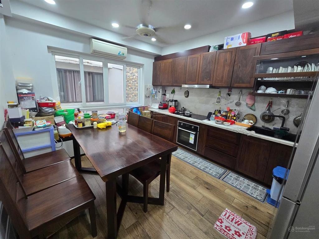 Chỉ 47 đồng, có ngay nhà 3mt dương quảng hàm. 12x23m, cn 250,5m2, cấp 4, hđt 180t. ct hầm 7 tầng