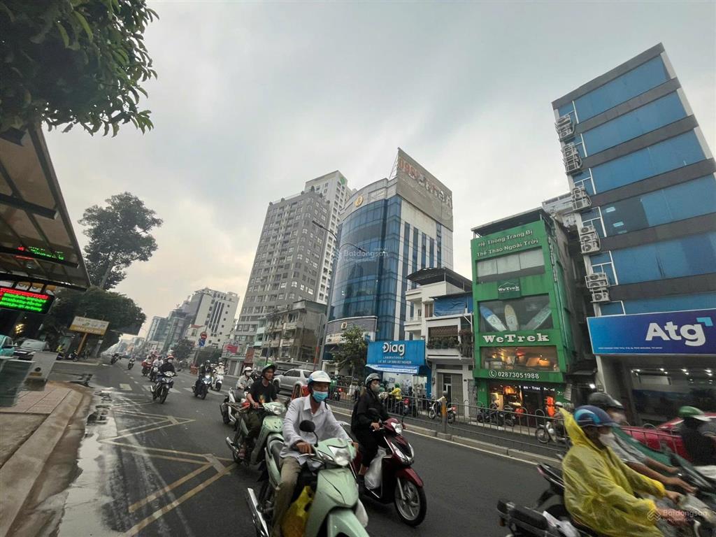 Siêu hiếm. chỉ 23,5 tỷ. sở hữu nhà mt lớn hoàng văn thụ. 5.4x27m. cn 140m2. 4 tầng. hđt 65tr.