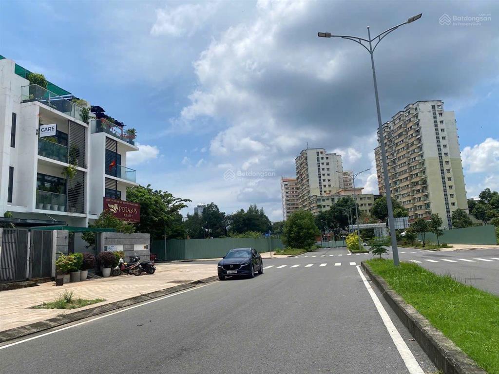 150tr/m2, đường nhánh trần não, kế bên dự án thủ thiêm trung tâm tài chính, 380m2, giá 54.5 tỷ