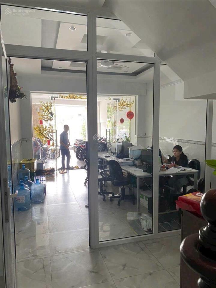 1040 phạm văn đồng, hiệp bình, thủ đức, dt 4.4x22m 3 tầng, shr, giá 15 tỷ
