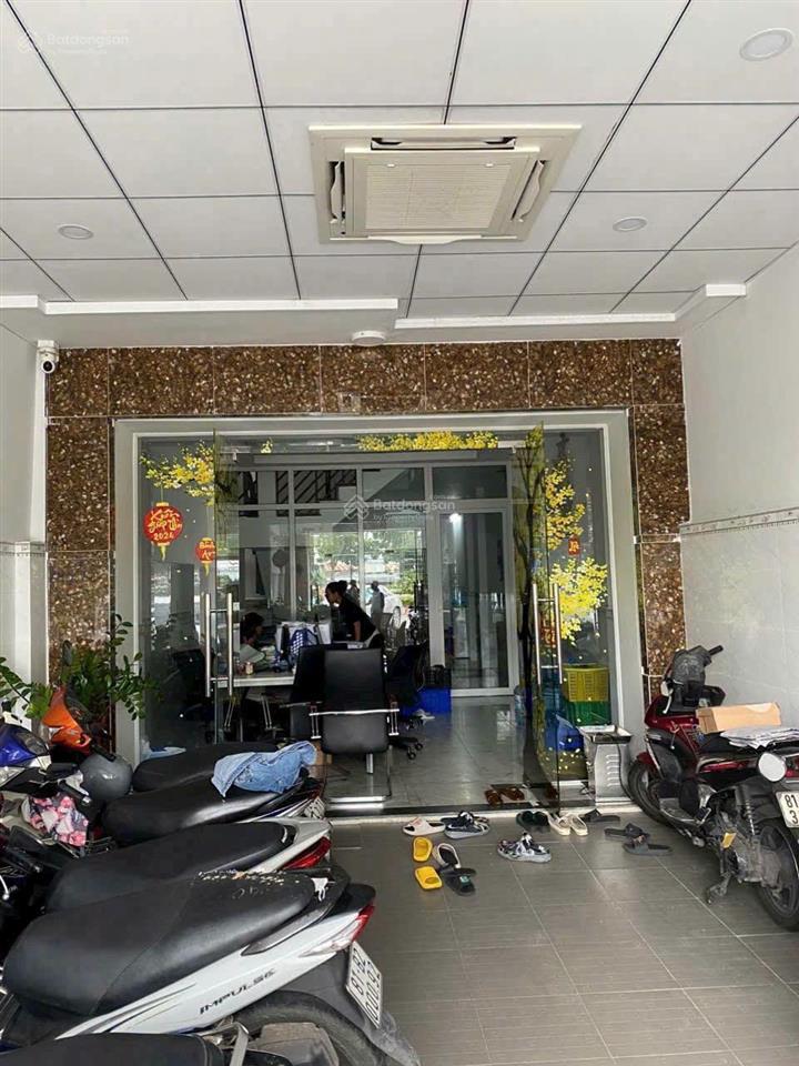1040 phạm văn đồng, hiệp bình, thủ đức, dt 4.4x22m 3 tầng, shr, giá 15 tỷ