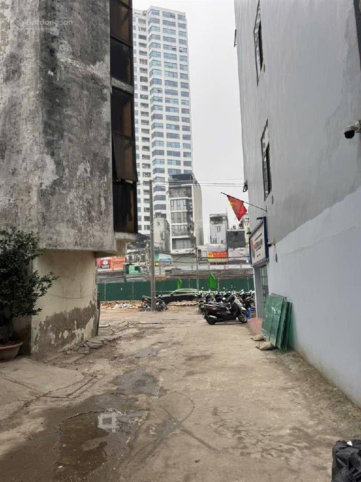 54 nguyễn chí thanh. nhà mới 40/45m2. 5t. mt 4m. 18,5tỉ. gara. ngõ thông. sát phố