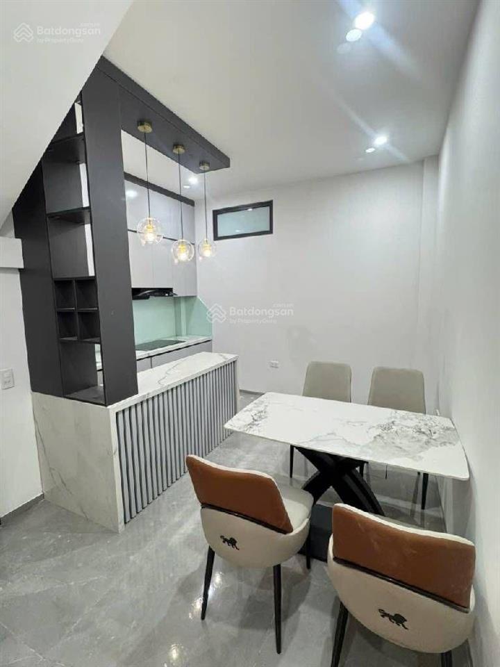 54 nguyễn chí thanh. nhà mới 40/45m2. 5t. mt 4m. 18,5tỉ. gara. ngõ thông. sát phố