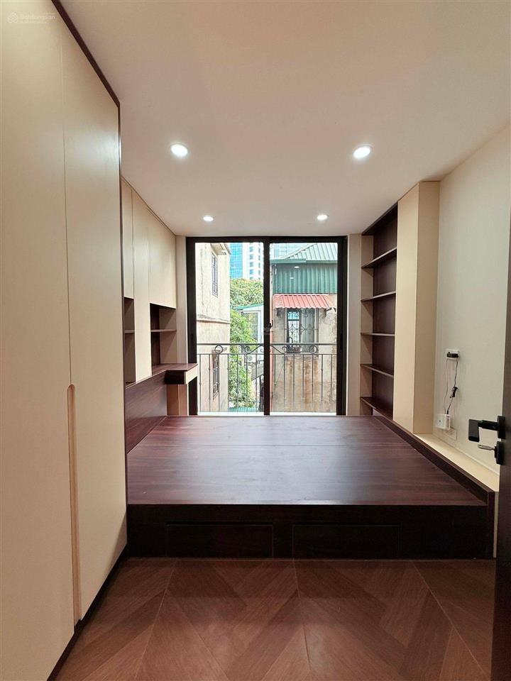 Nhỉnh 6 tỉ nhà phố nguyễn chí thanh, giảng võ, 6 tầng mới xây full nt ở ngay sổ cc không qh
