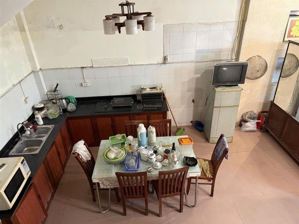Phố chùa láng, đống đa, nhà riêng 4 tầng x 50m. mt 4,3 ô tô vào nhà. giá 15 tỉ.