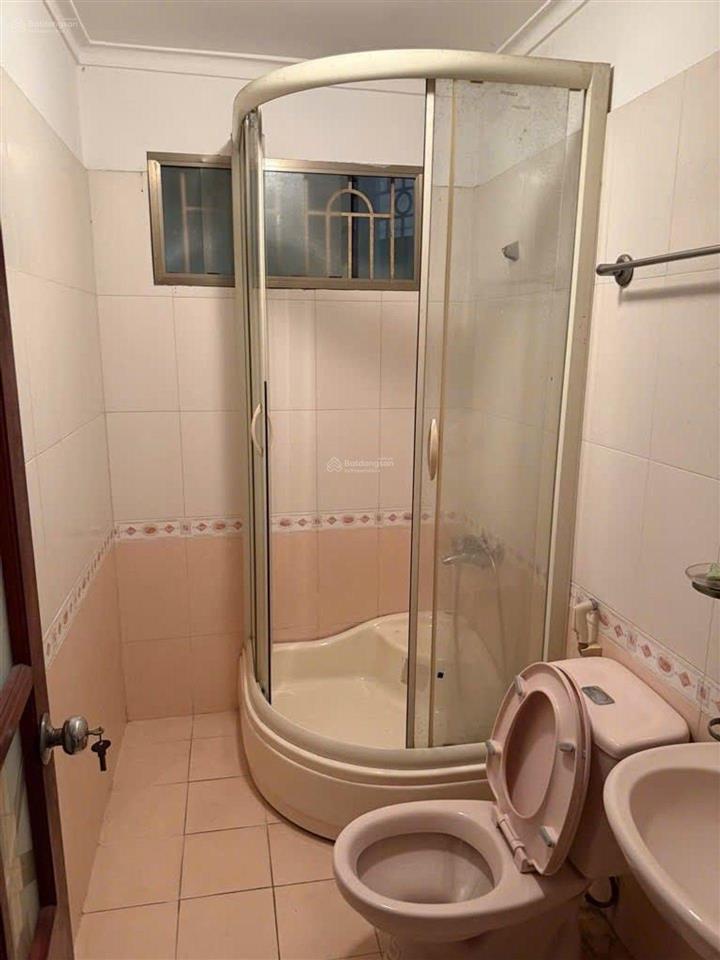 Phố chùa láng, đống đa, nhà riêng 4 tầng x 50m. mt 4,3 ô tô vào nhà. giá 15 tỉ.