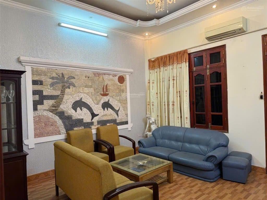 Phố chùa láng, đống đa, nhà riêng 4 tầng x 50m. mt 4,3 ô tô vào nhà. giá 15 tỉ.