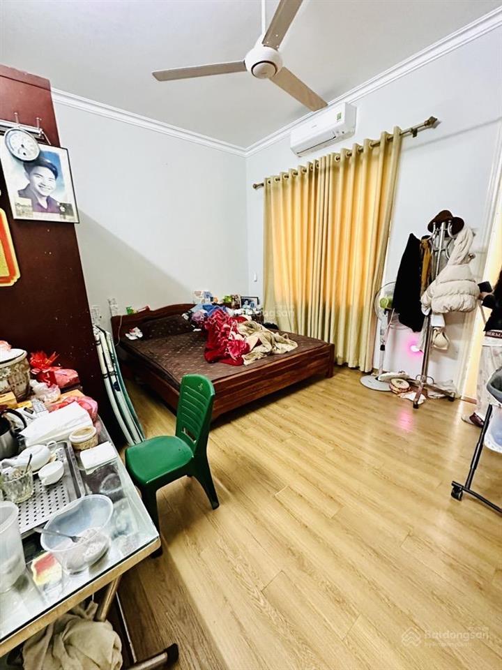 Cầu giấy 52m2  nhà mới ở luôn  dân xây  30m ô tô  lô góc 3 thoáng  dân trí cao  chỉ hơn 9 tỷ