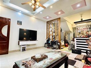 Cầu giấy 52m2  nhà mới ở luôn  dân xây  30m ô tô  lô góc 3 thoáng  dân trí cao  chỉ hơn 9 tỷ