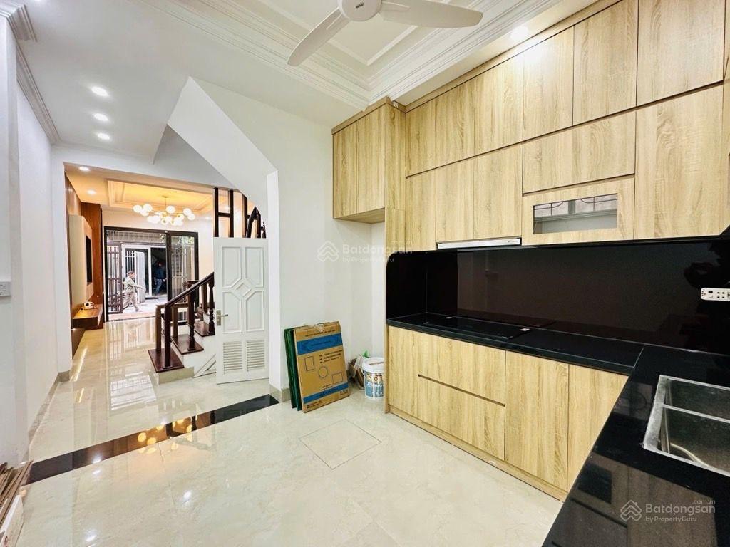 Nhà đẹp quan hoa oto 5 tạ đỗ cửa lô góc diện tích rộng mặt ngõ thông chỉ nhỉnh 14 tỷ.