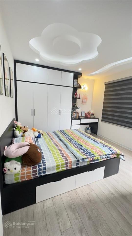 Nhà đẹp cầu giấy 48m2, 5 tầng, ngõ nông rộng, 40m ôtô, nhà đẹp ở luôn, full nội thất, chỉ hơn 9 tỷ