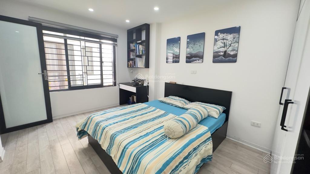 Nhà đẹp cầu giấy 48m2, 5 tầng, ngõ nông rộng, 40m ôtô, nhà đẹp ở luôn, full nội thất, chỉ hơn 9 tỷ