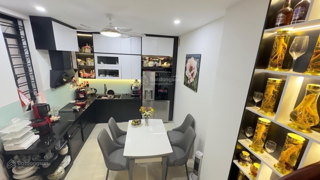 Nhà đẹp cầu giấy 48m2, 5 tầng, ngõ nông rộng, 40m ôtô, nhà đẹp ở luôn, full nội thất, chỉ hơn 9 tỷ