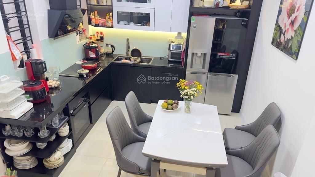 Nhà đẹp cầu giấy 48m2, 5 tầng, ngõ nông rộng, 40m ôtô, nhà đẹp ở luôn, full nội thất, chỉ hơn 9 tỷ