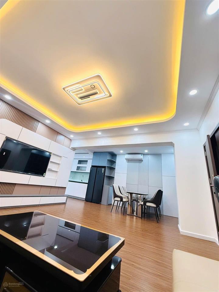 Biệt thự trung tâm mỹ đình, ô tô đỗ ngày đêm, view đẹp, không khí trong lành thoáng mát, giá hời