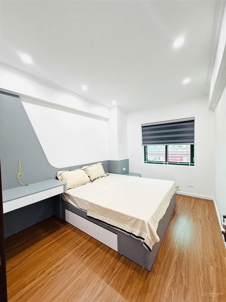 Biệt thự trung tâm mỹ đình, ô tô đỗ ngày đêm, view đẹp, không khí trong lành thoáng mát, giá hời