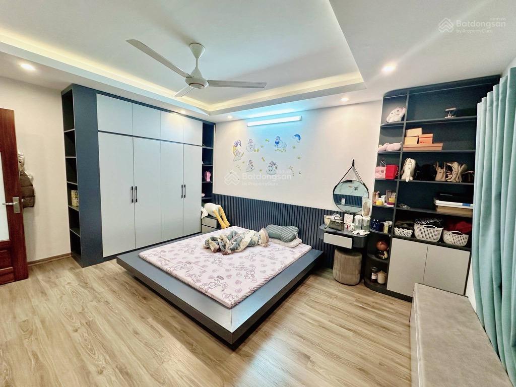 Cầu giấy 51m2, nhà đẹp lô góc, ngõ thông 3 gác đỗ cửa, full nội thất thoáng trước sau, chỉ hơn 9 tỷ