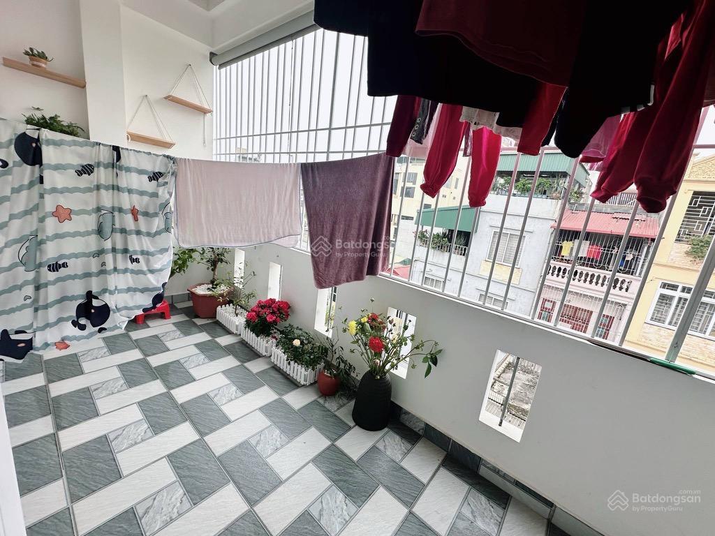 Cầu giấy 51m2, nhà đẹp lô góc, ngõ thông 3 gác đỗ cửa, full nội thất thoáng trước sau, chỉ hơn 9 tỷ