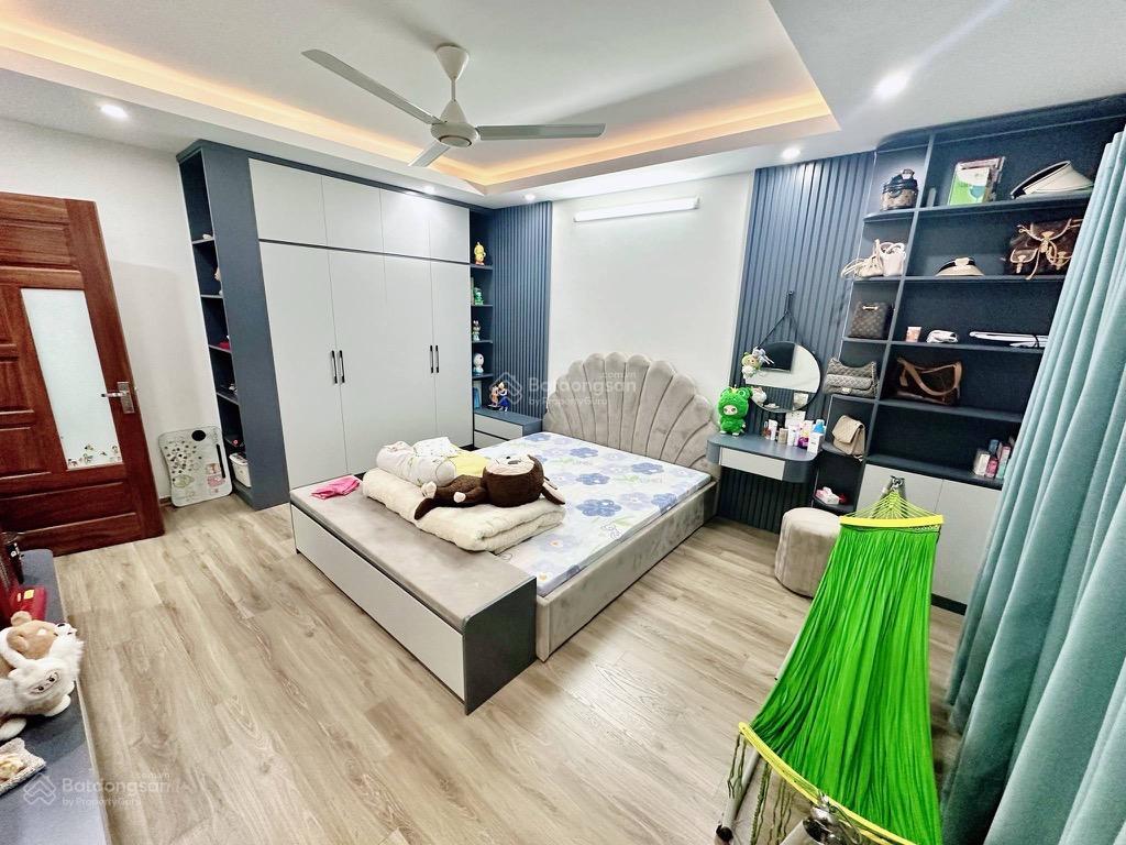 Cầu giấy 51m2, nhà đẹp lô góc, ngõ thông 3 gác đỗ cửa, full nội thất thoáng trước sau, chỉ hơn 9 tỷ
