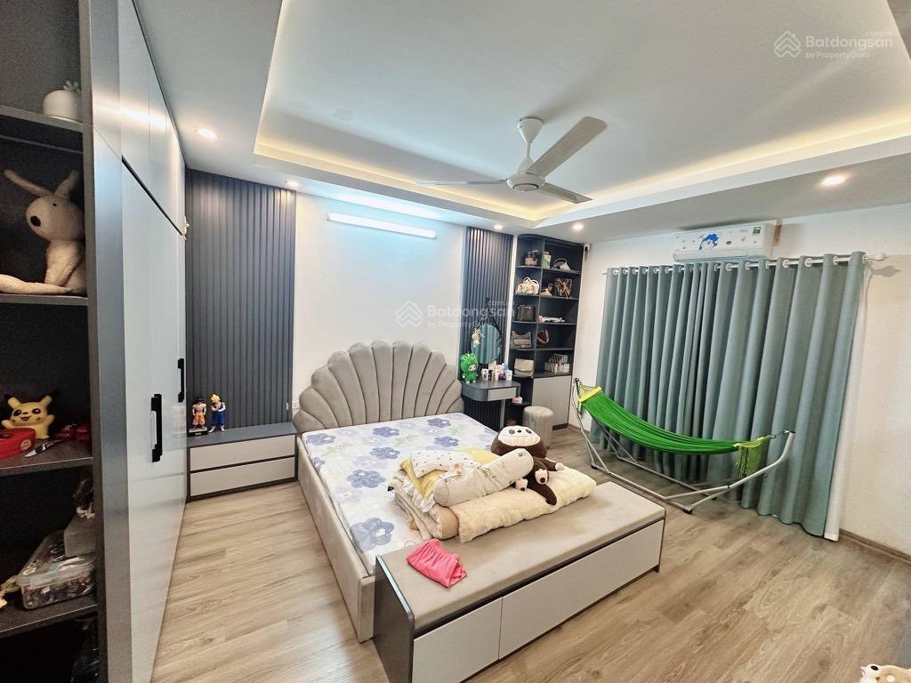 Cầu giấy 51m2, nhà đẹp lô góc, ngõ thông 3 gác đỗ cửa, full nội thất thoáng trước sau, chỉ hơn 9 tỷ