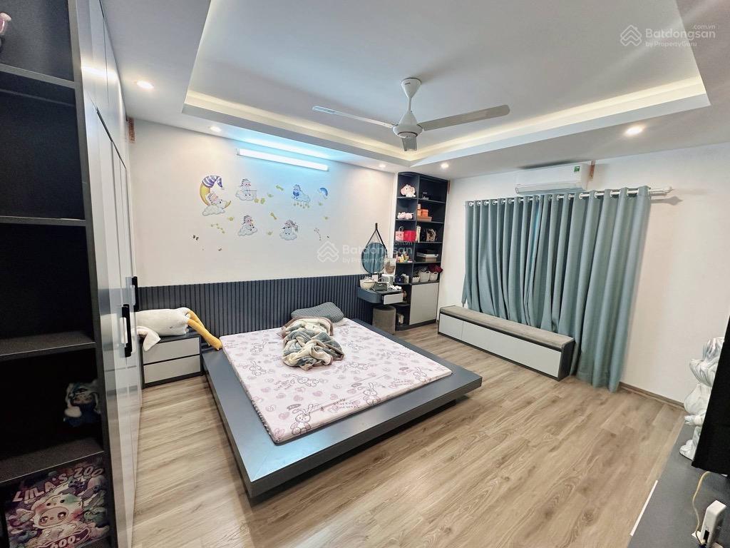 Cầu giấy 51m2, nhà đẹp lô góc, ngõ thông 3 gác đỗ cửa, full nội thất thoáng trước sau, chỉ hơn 9 tỷ