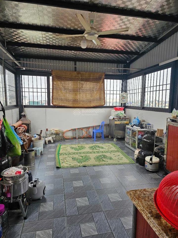 Nhà đẹp cầu giấy 52m2, 5 tầng, lô góc thoáng sáng, ở ngay, ôtô gần, full nội thất, chỉ hơn 8 tỷ