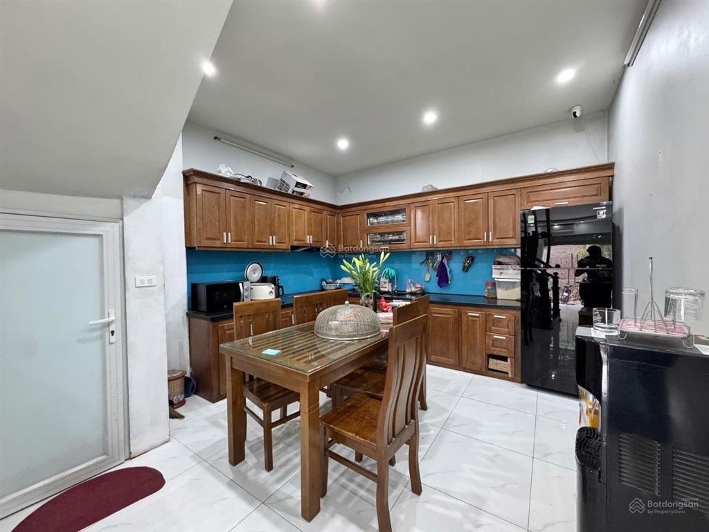 Nhà đẹp cầu giấy 52m2, 5 tầng, lô góc thoáng sáng, ở ngay, ôtô gần, full nội thất, chỉ hơn 8 tỷ