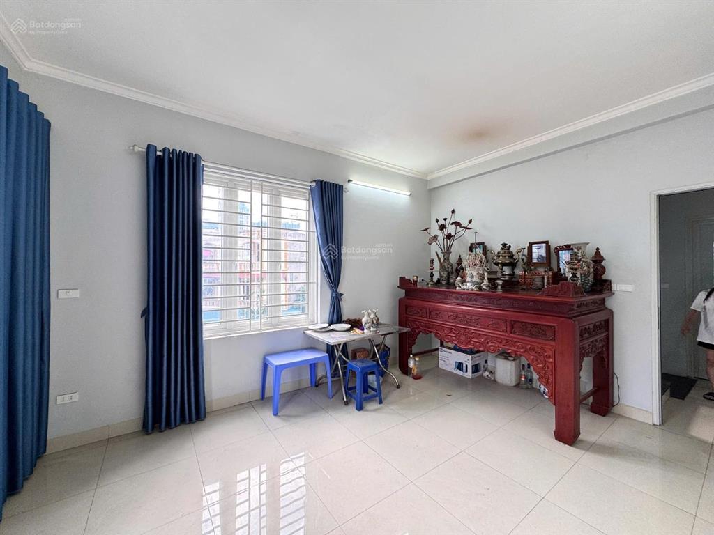 Nhà đẹp cầu giấy 52m2, 5 tầng, lô góc thoáng sáng, ở ngay, ôtô gần, full nội thất, chỉ hơn 8 tỷ