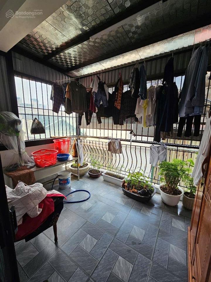 Nhà đẹp cầu giấy 52m2, 5 tầng, lô góc thoáng sáng, ở ngay, ôtô gần, full nội thất, chỉ hơn 8 tỷ
