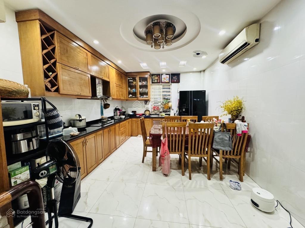 Trung tâm cầu giấy 55m2, 5t  ô tô đỗ cửa  nhà mới  nội thất nhập khẩu  ở ngay  chỉ hơn 10 tỷ